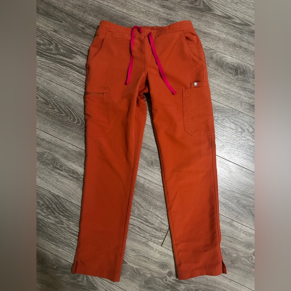 Orange 🍊 Figs Scrubs Set Size Xs top Small bottom 🍊 - Picture 8 of 9